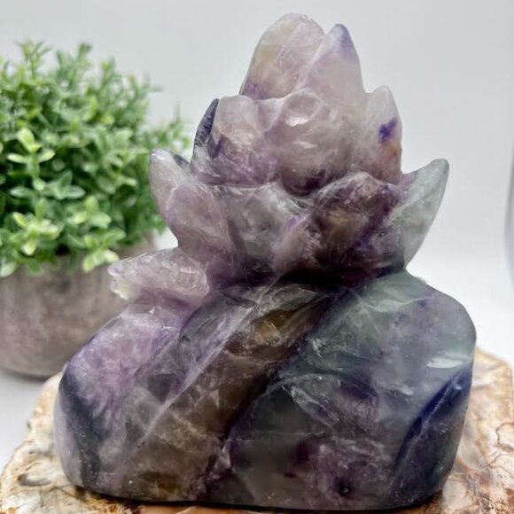 Candy Fluorite Swan and Lotus Carving 2.14lbs - Picture 3 of 7